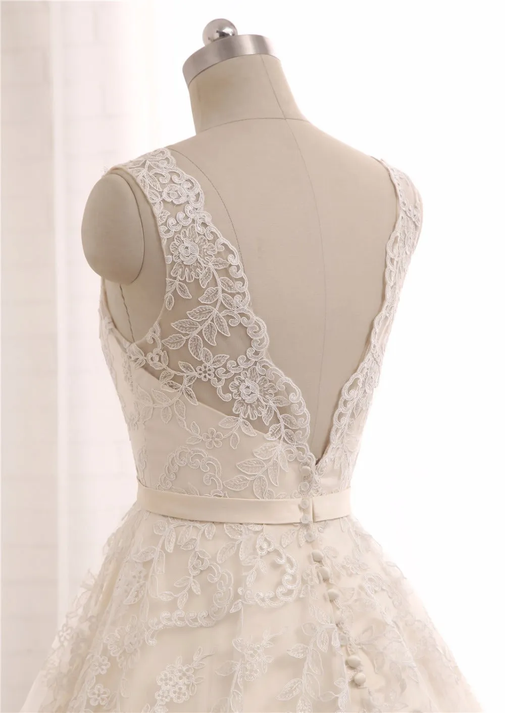 A-line Bateau Neck Lace Wedding Dress