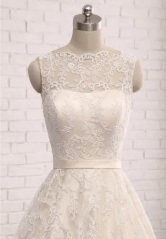 A-line Bateau Neck Lace Wedding Dress