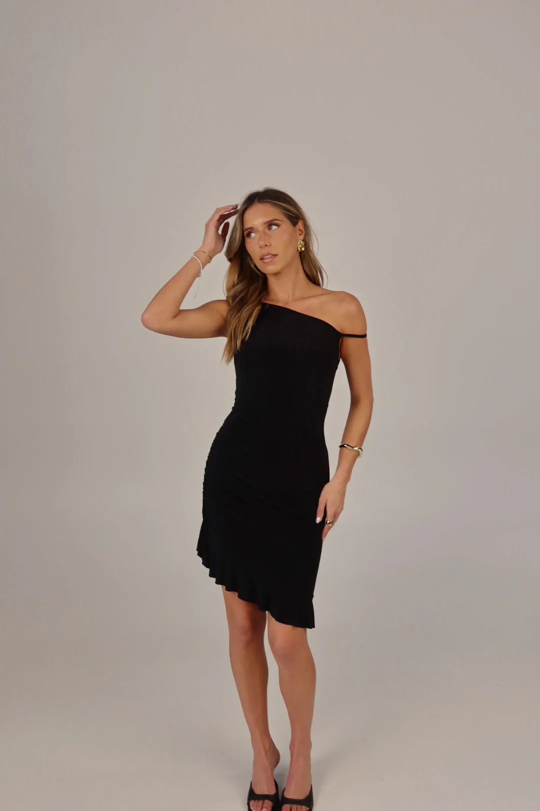 Blainn Black Ruched Ruffle Mini Dress in Black