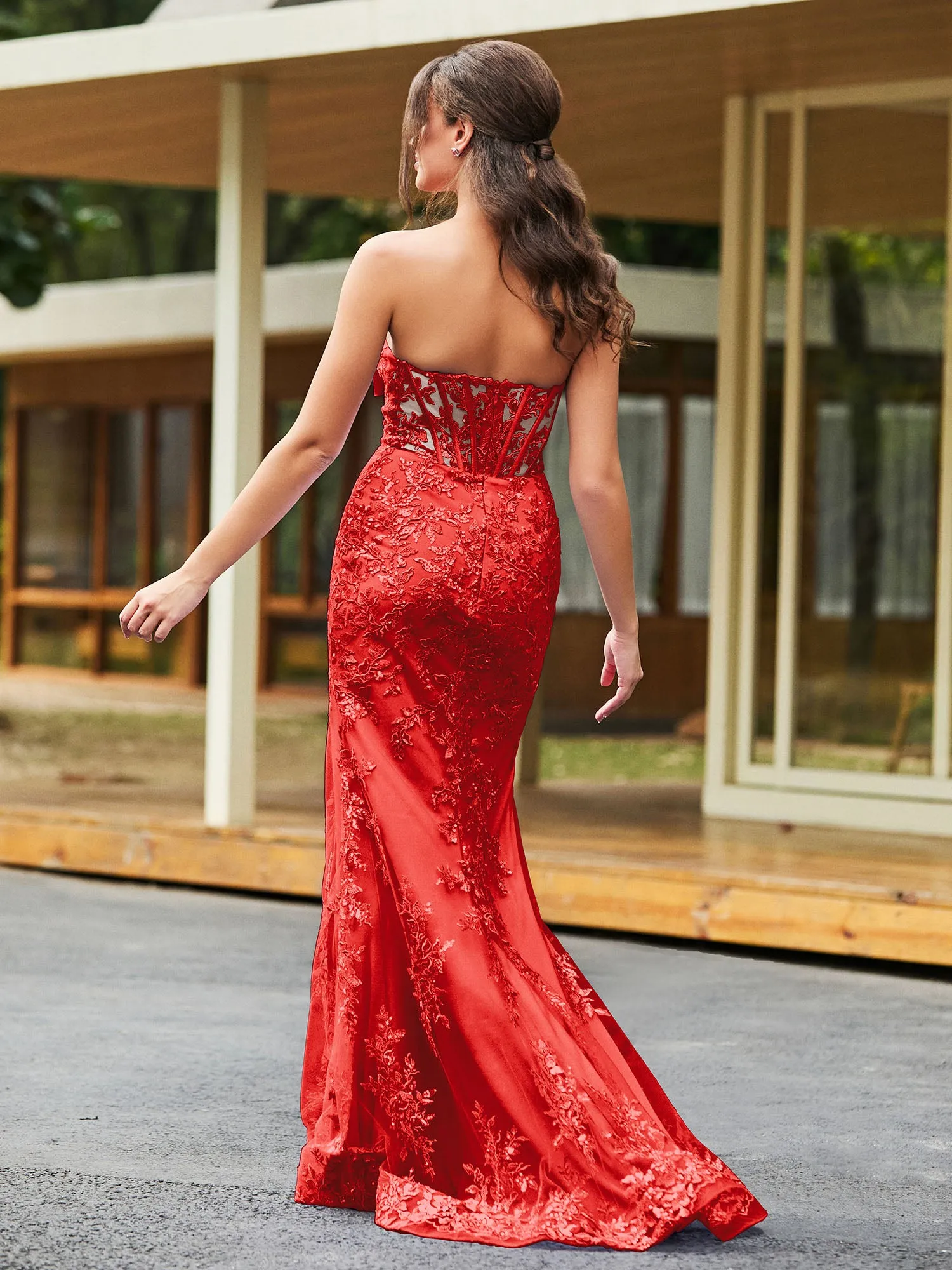 Bow-Front Lace Appliqued Trumpet/Mermaid Gown Red