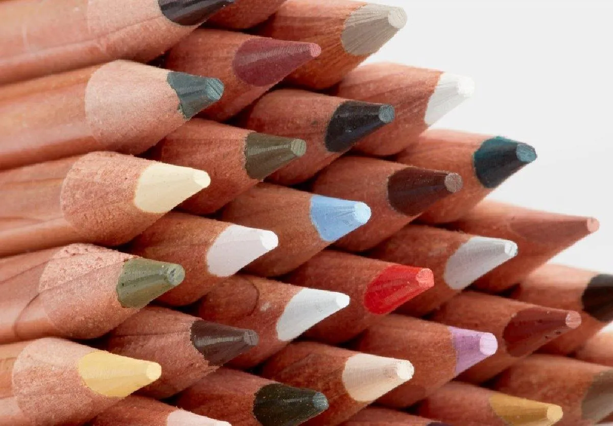 Derwent Professional 100% Lightfast Oil-based Colour Pencil Sets