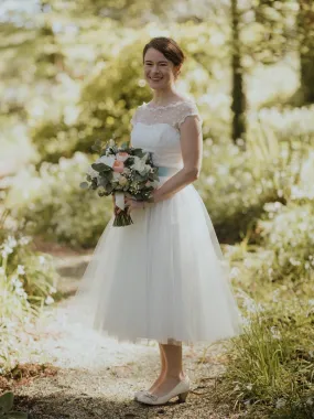 Retro Cap sleeve White Polka Dot Short Wedding Dress Vintage Tea length Wedding Dress with Polka Dots