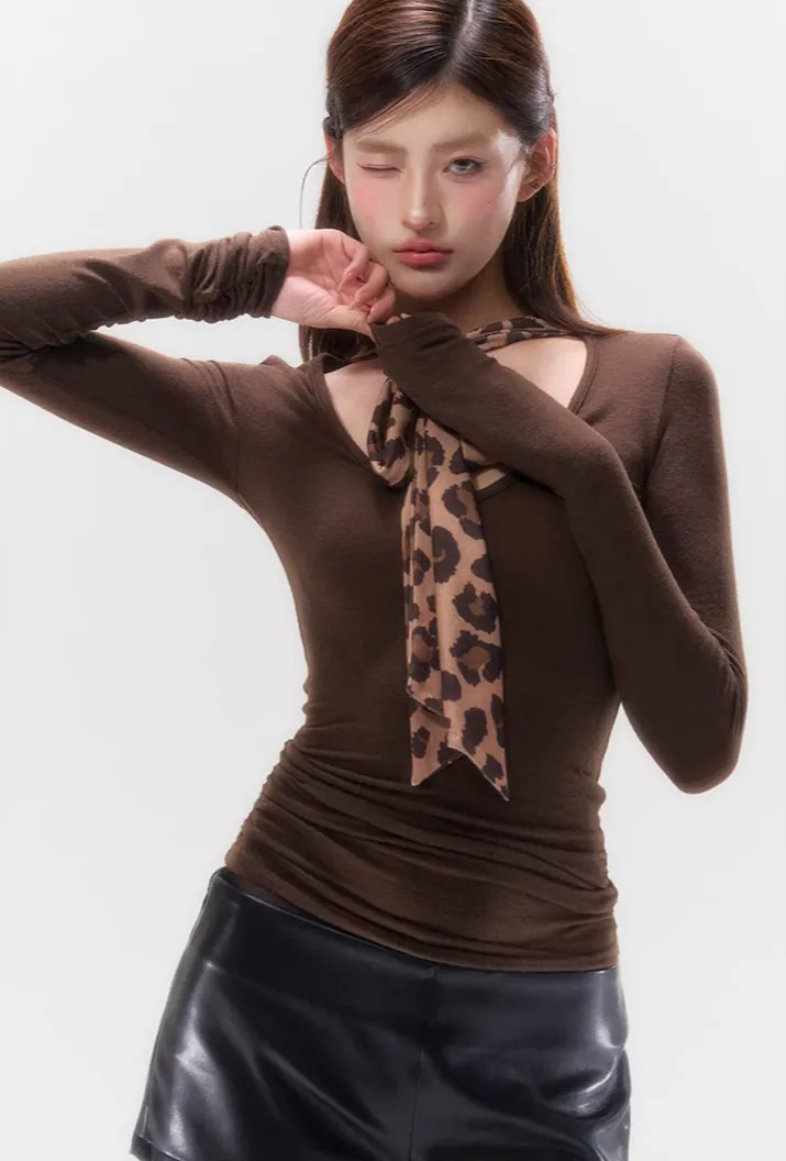 Slim Long Sleeve Top with Bow Pattern Detail