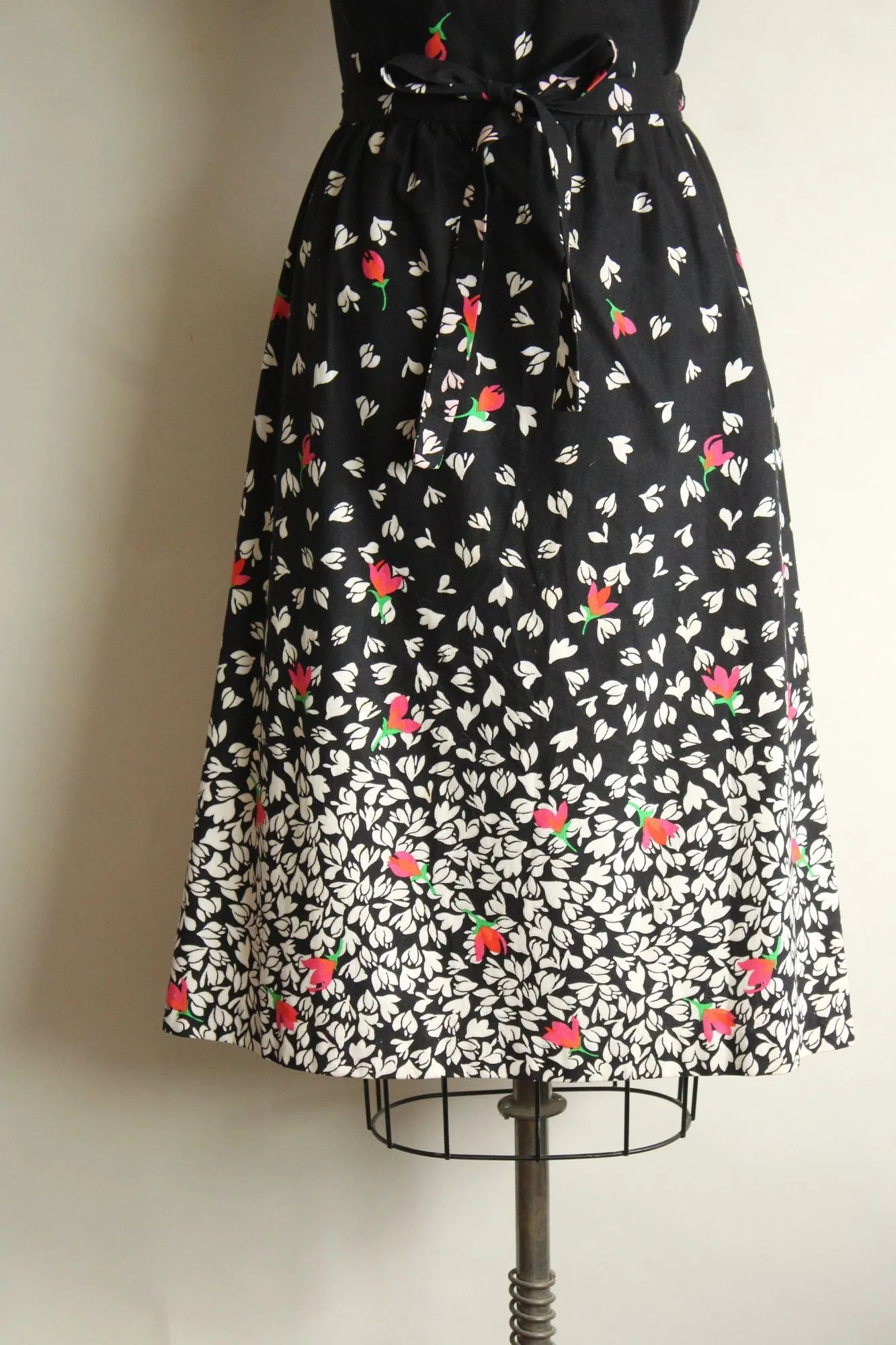 Vintage 1960s Malia Honolulu Floral Print Sundress